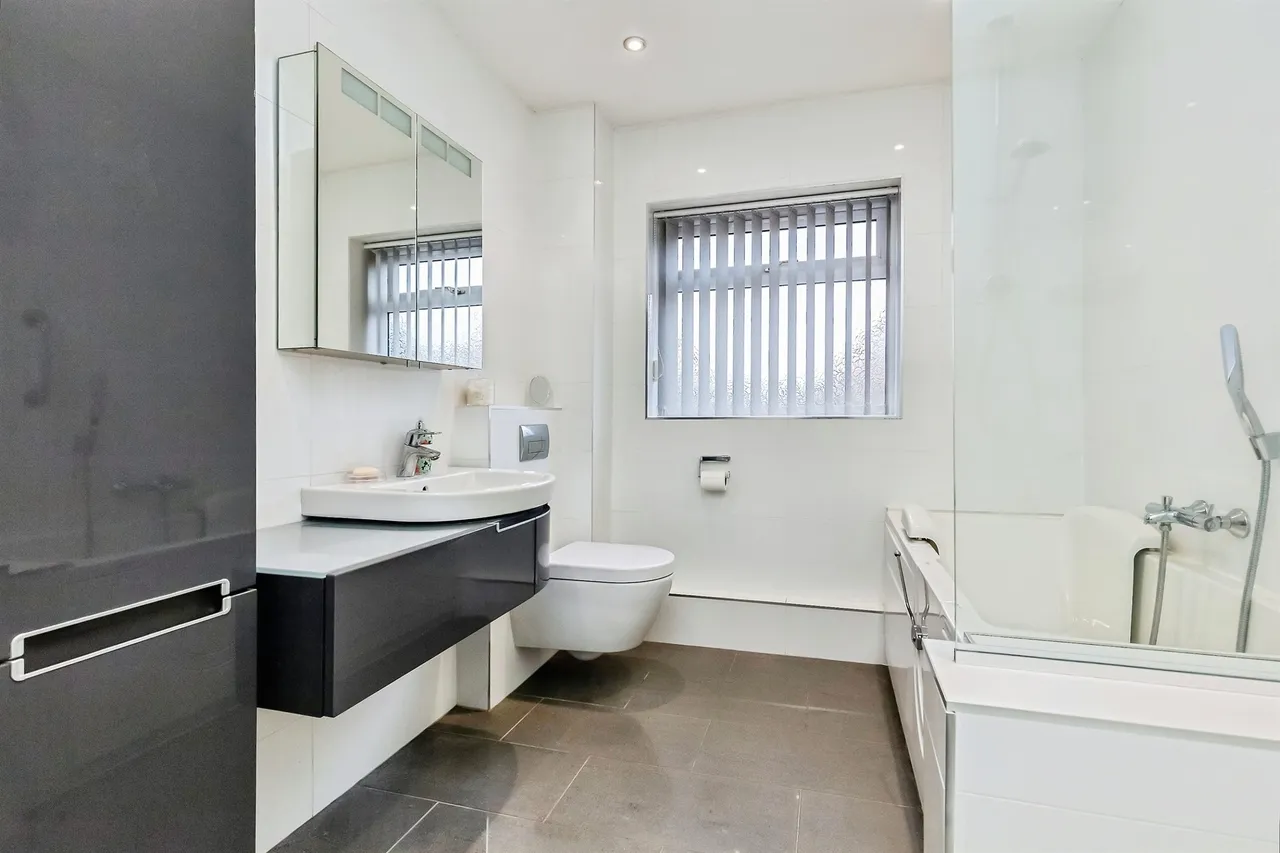 Windermere Way, Peterborough, PE4, photo 3