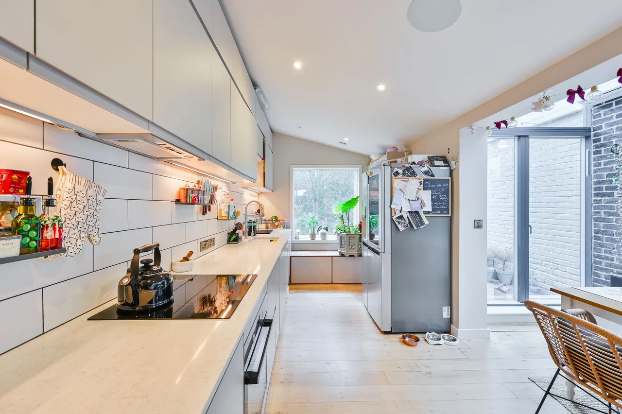 2 Modbury Gardens, London, photo 8