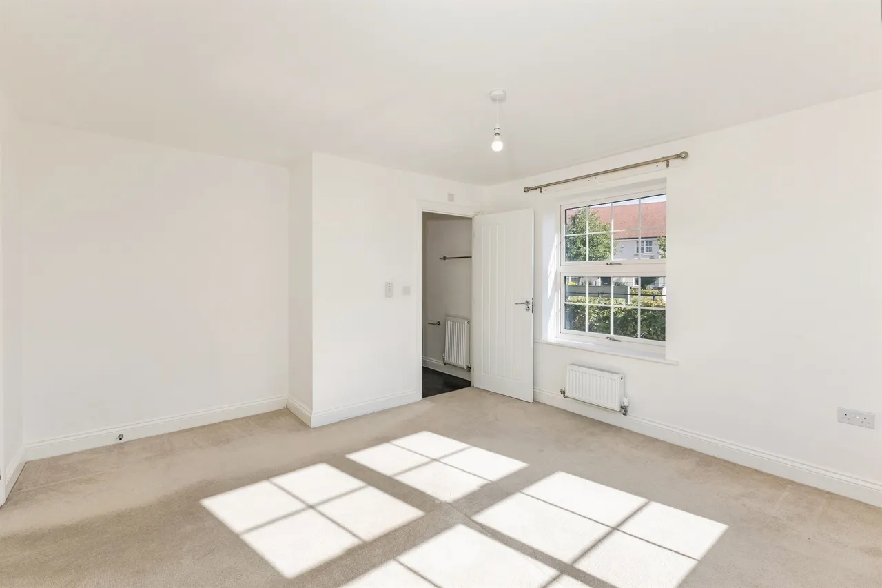Hayes Drive, Three Mile Cross, RG7, photo 7