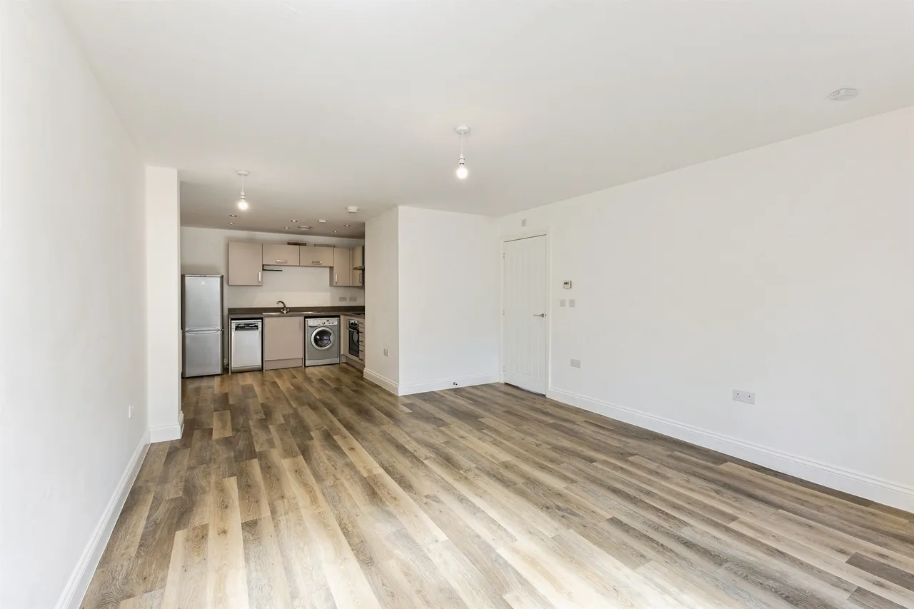 Hayes Drive, Three Mile Cross, RG7, photo 5