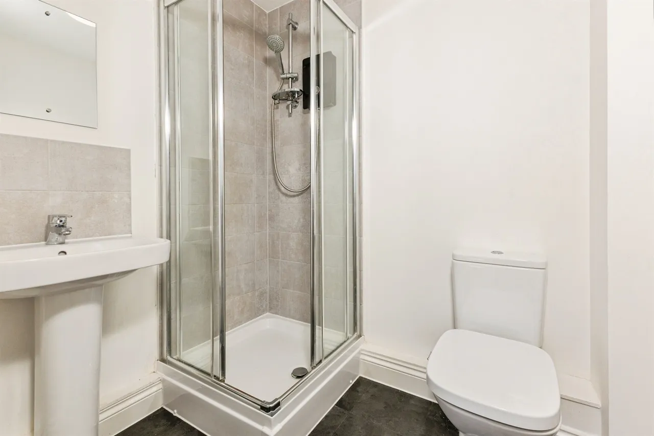 Hayes Drive, Three Mile Cross, RG7, photo 9