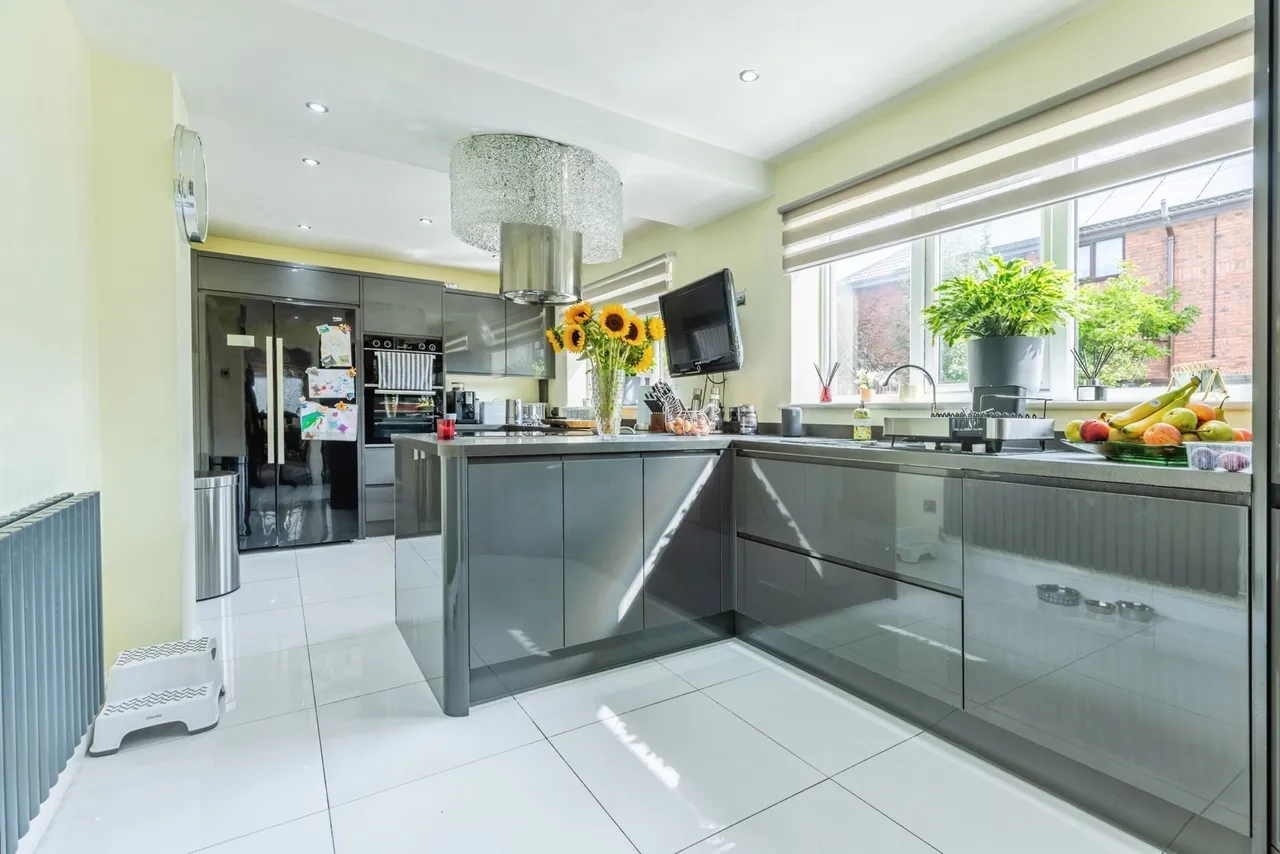 Dale View, Chorley, Lancashire, PR7, photo 3
