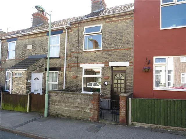 3 bed house to rent — Norfolk Street, LOWESTOFT