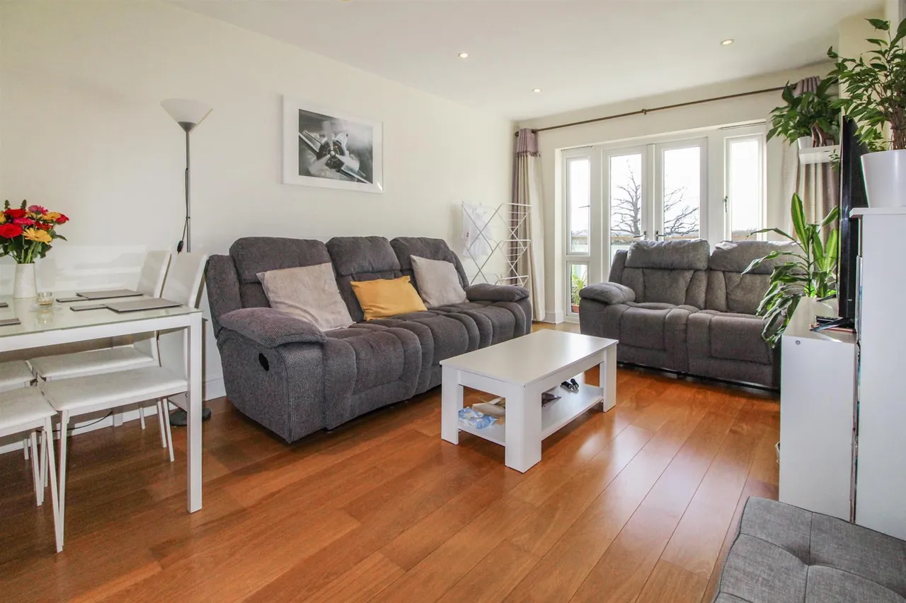 Huntercombe Lane North, Taplow, photo 3