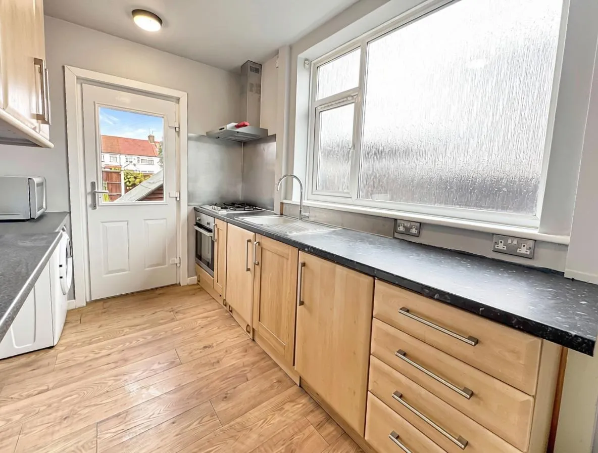Priory Road, Hounslow, photo 4