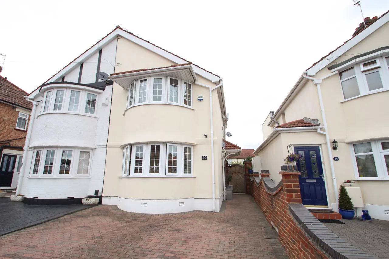 3 bed house for sale — Plymstock Road, Welling