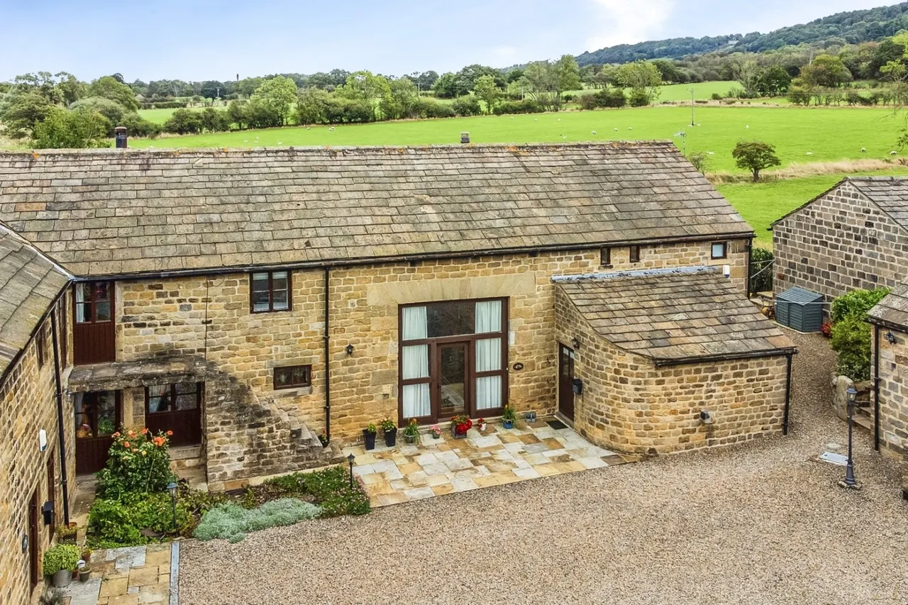 East Busk Lane, Otley, LS21, photo 12