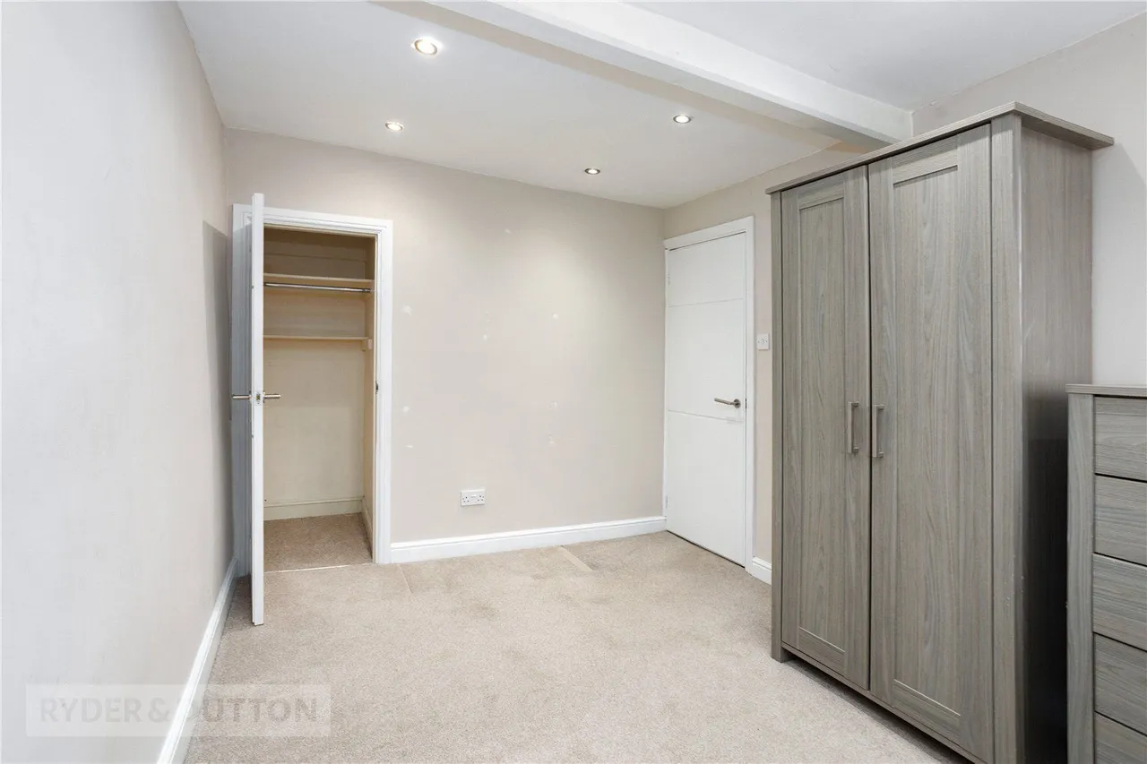 King Street, Delph, OL3, photo 12