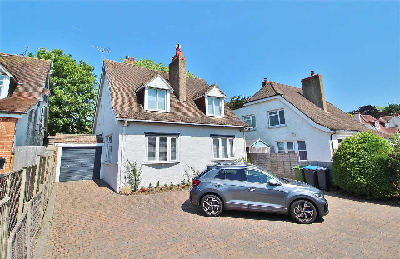 3 bed house for sale, Arundel Road, High Salvington, BN13