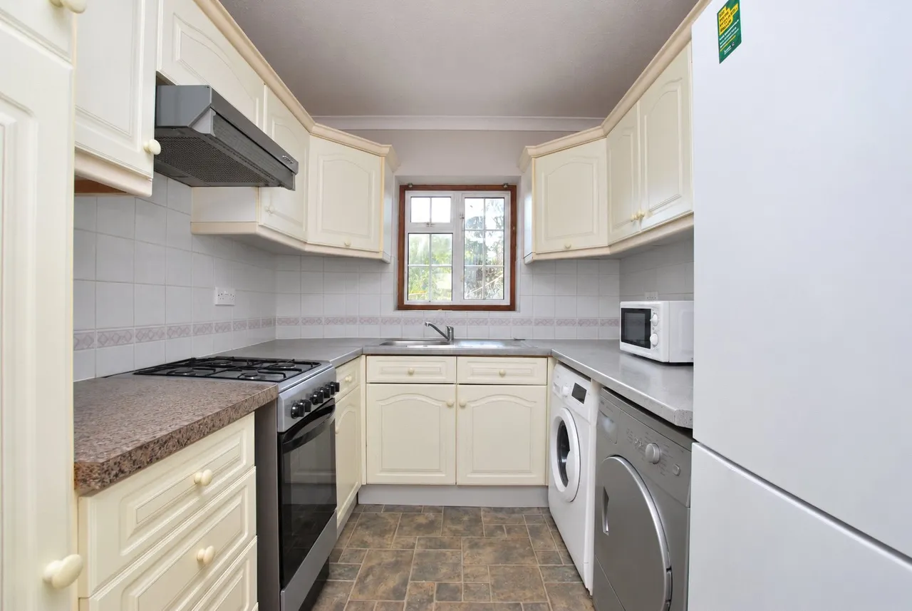 Beckingham Road, Guildford, GU2, photo 2