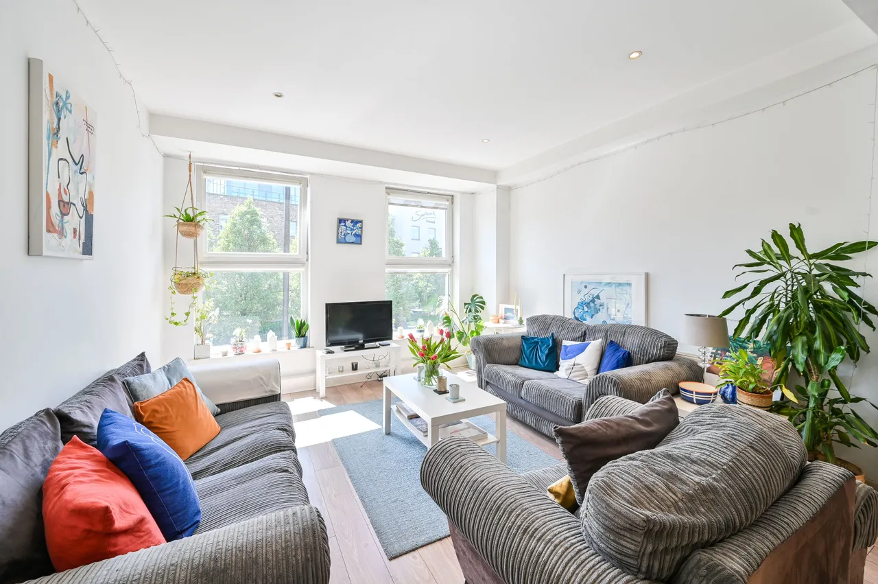 3 bed flat for sale, London, SE15