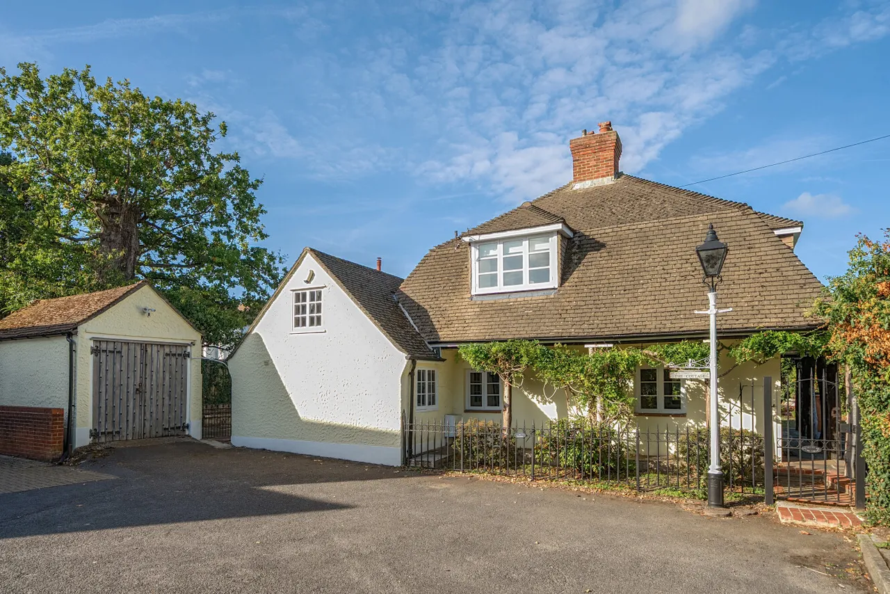3 bed house for sale, Wickham Court Road, West Wickham, BR4