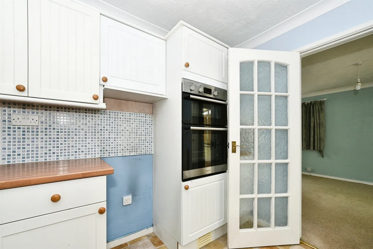Keevil Avenue, Calne, photo 6