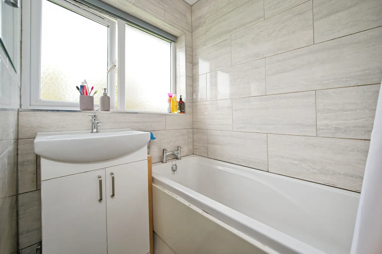 Brynglas Drive, NEWPORT, Gwent, NP20, photo 12