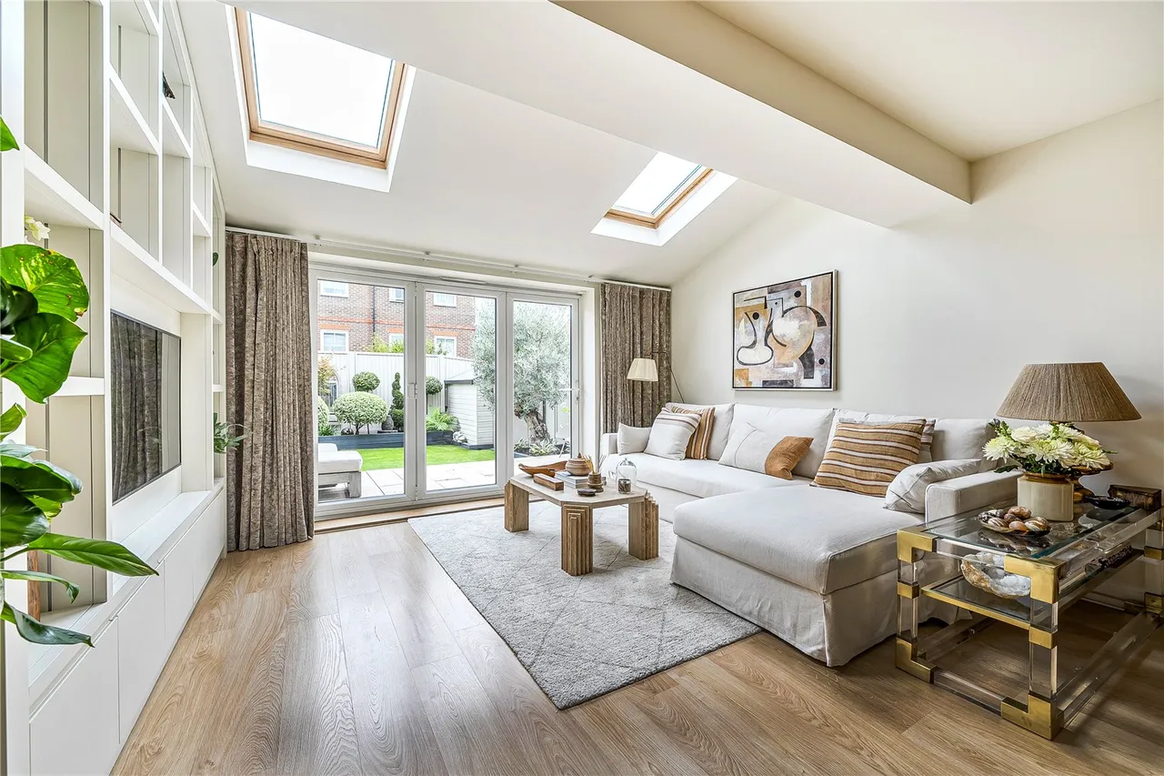 Campion Square, Dunton Green, Sevenoaks, Kent, TN14 5FH, photo 3