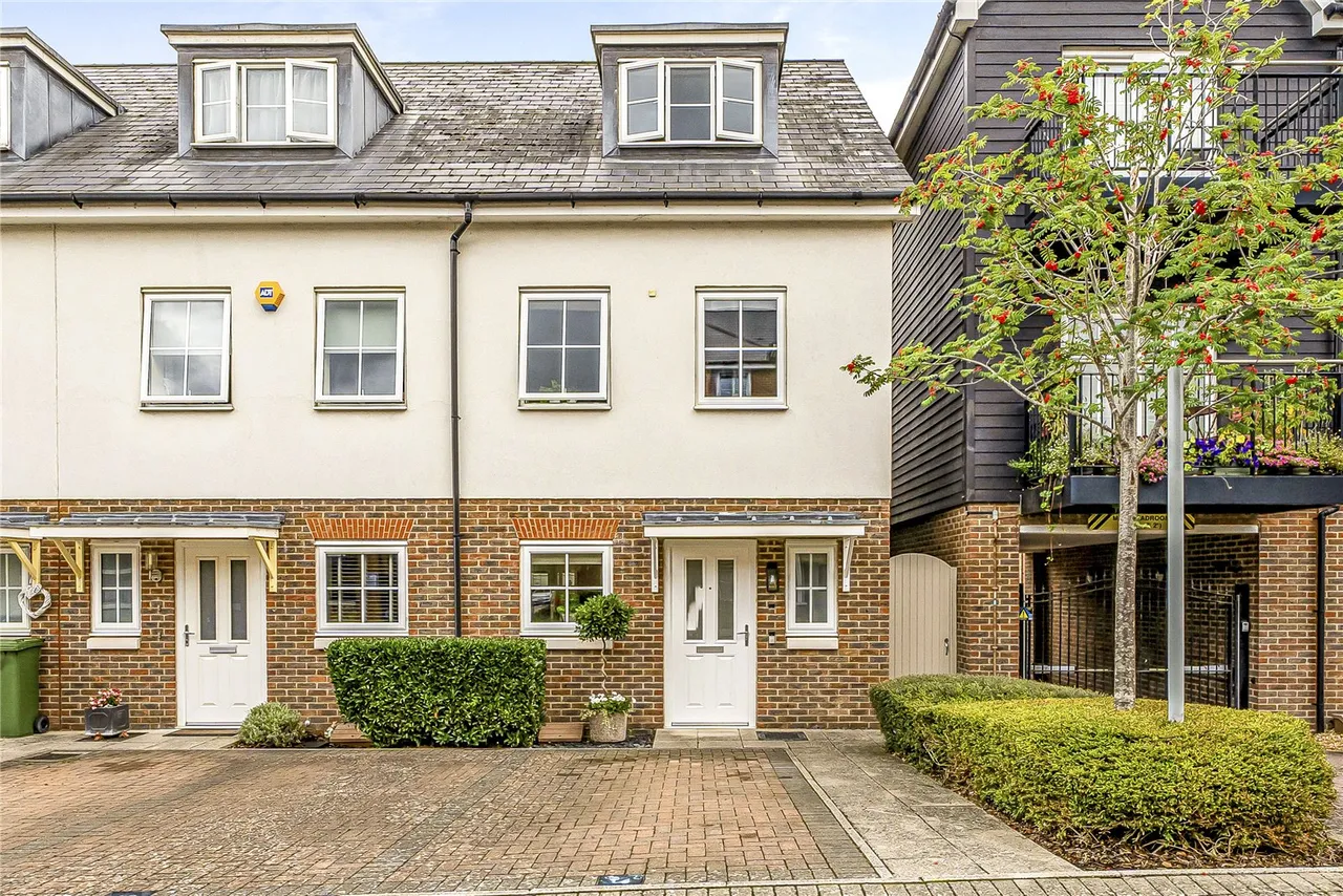 3 bed house for sale — Campion Square, Dunton Green, Sevenoaks, Kent, TN14 5FH