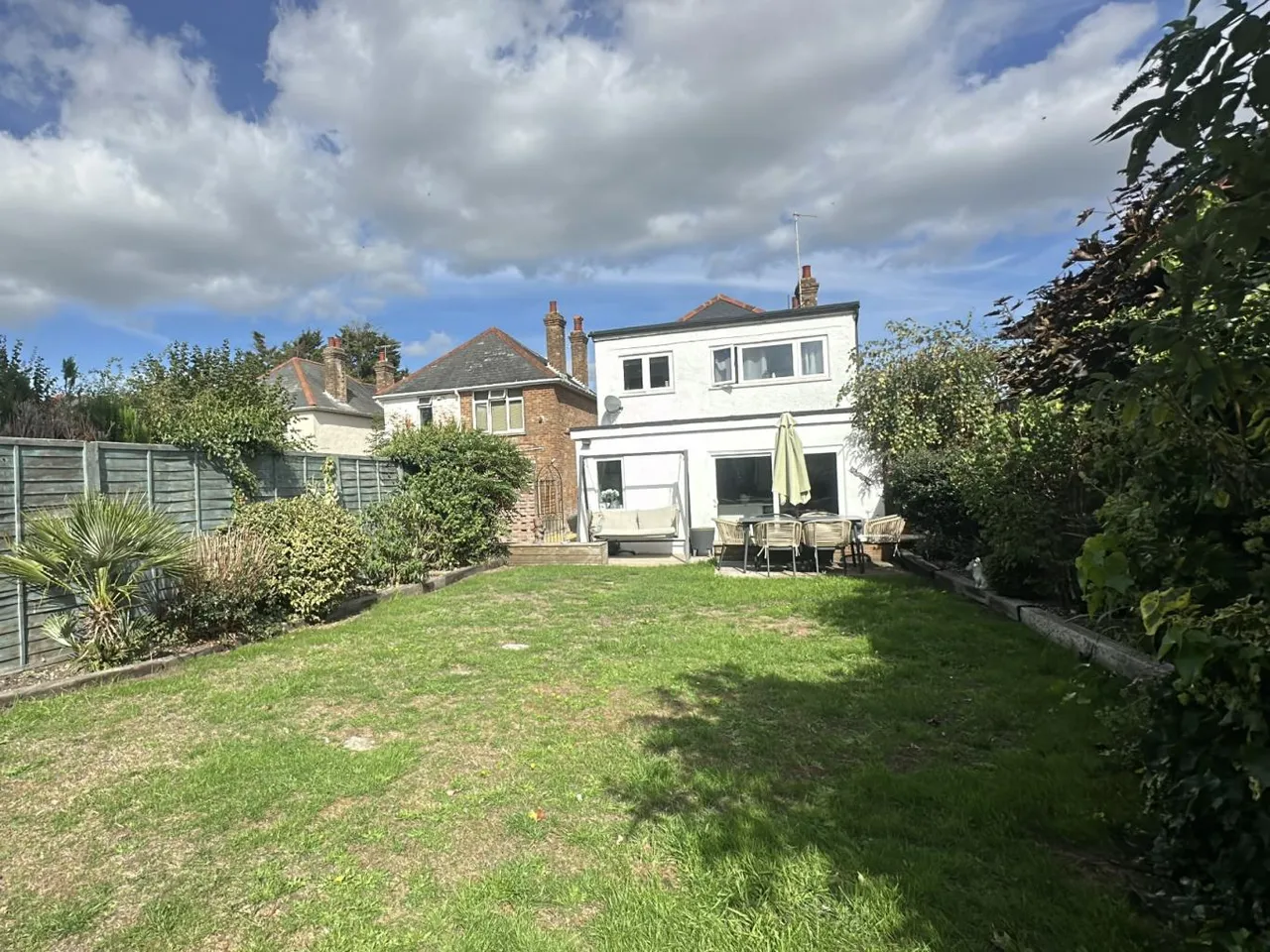 Wimborne Road, BH15, photo 24