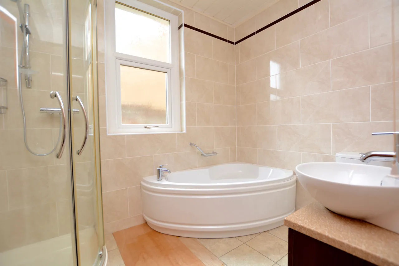St Leonards Road, Ayr, KA7, photo 8