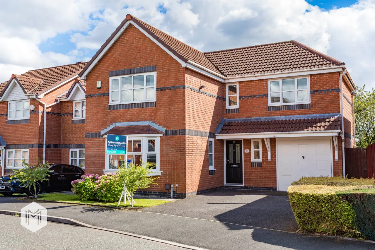 4 bed house for sale — Kingston Close, Bury, BL8 2EN