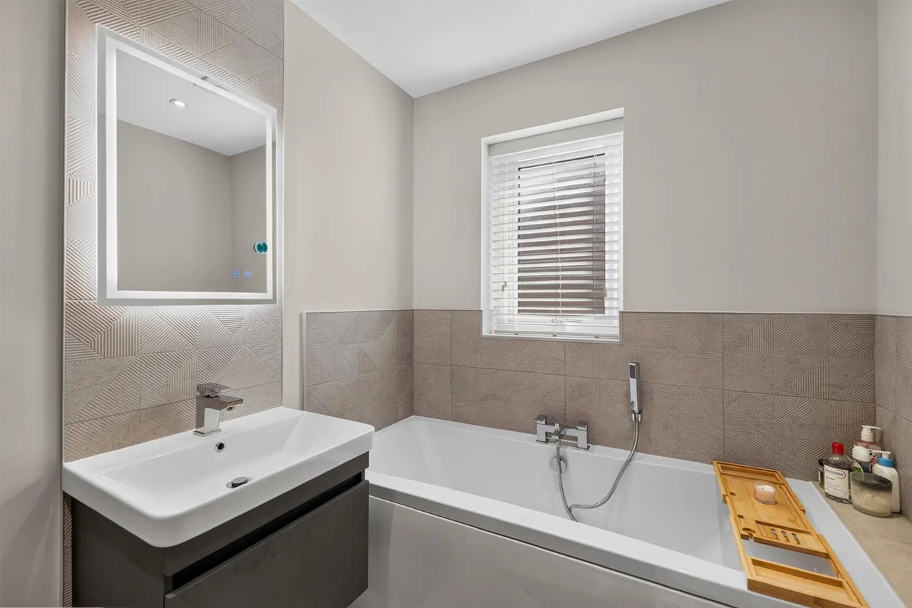 Little Enler Place, comber, BT23, photo 27