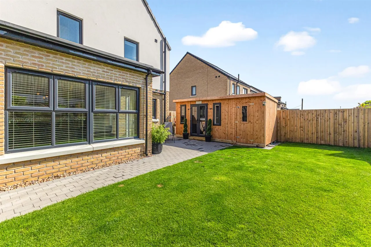 Little Enler Place, comber, BT23, photo 31