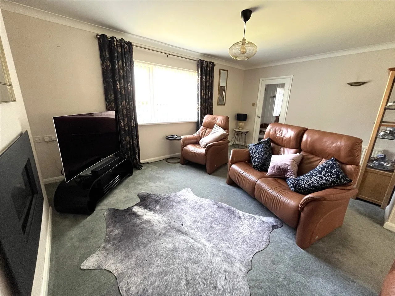 Glenview Avenue, Pembroke Dock, SA72, photo 2
