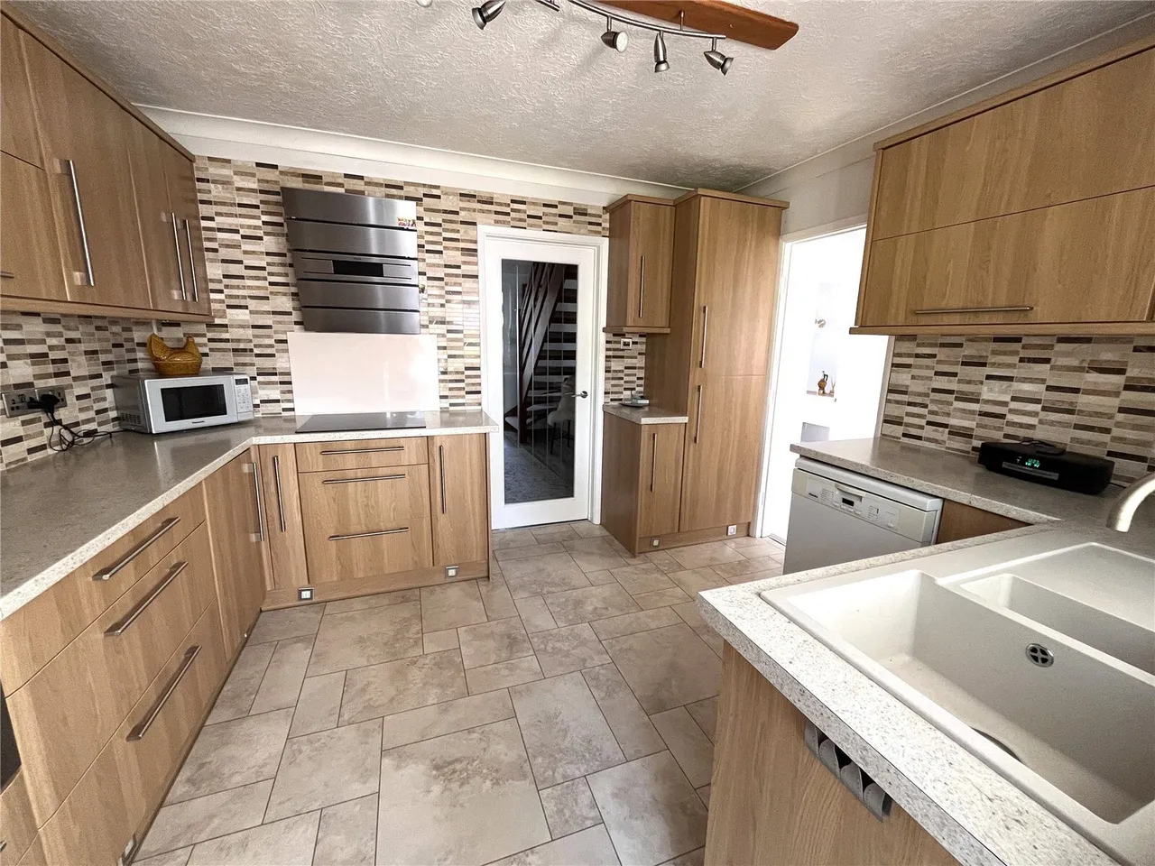 Glenview Avenue, Pembroke Dock, SA72, photo 5