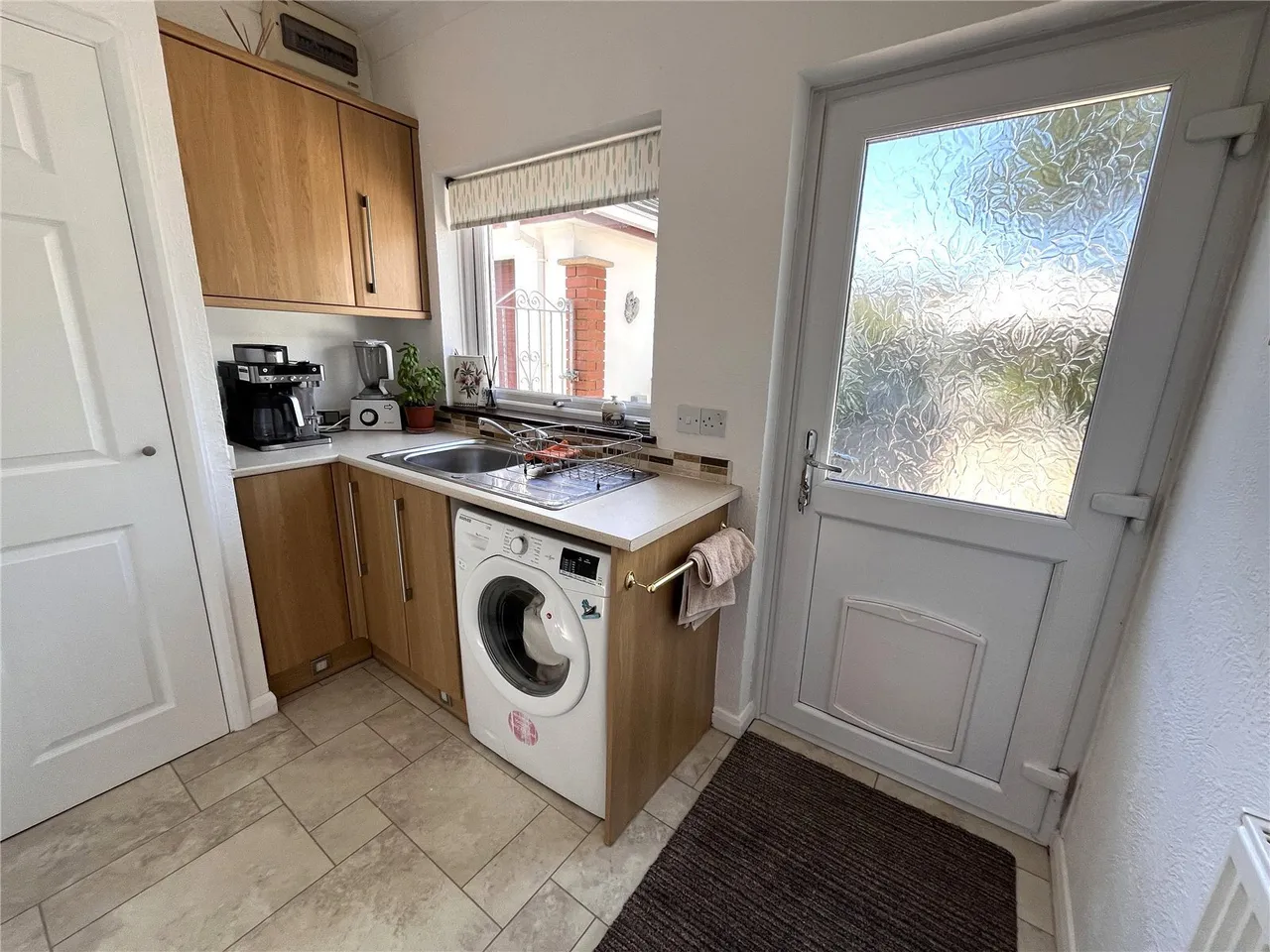 Glenview Avenue, Pembroke Dock, SA72, photo 19