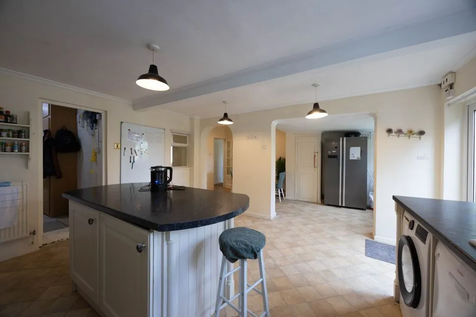 Evesham Road, Broadway, WR12, photo 5