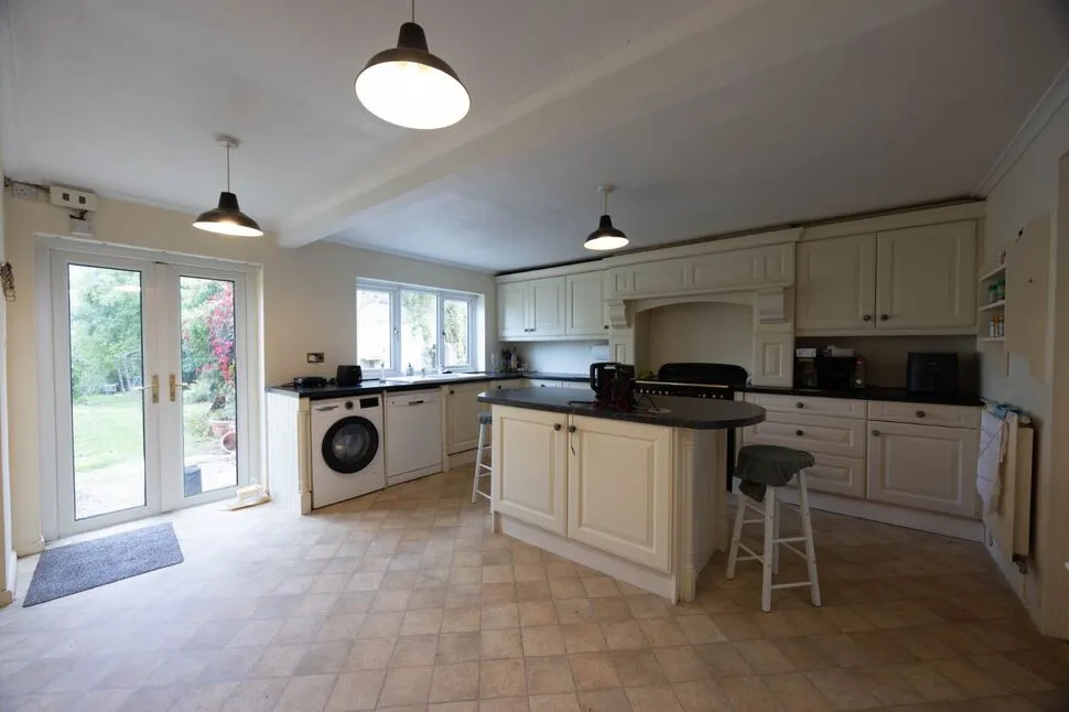 Evesham Road, Broadway, WR12, photo 3