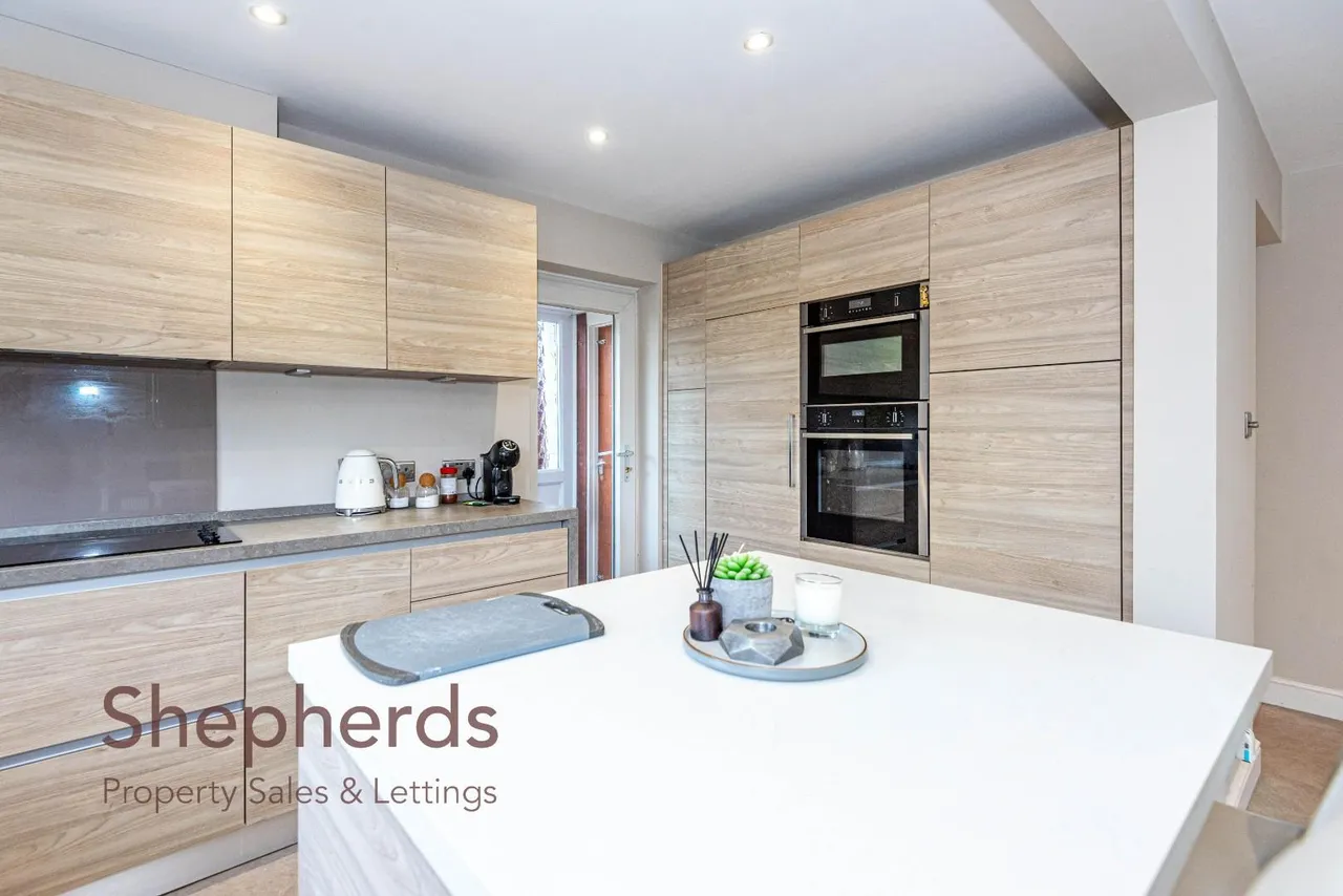 Tatsfield Avenue, Nazeing, EN9, photo 32