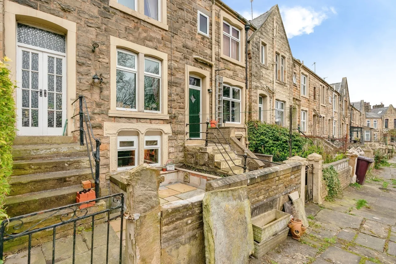 Albert Street, Padiham, Burnley, Lancashire, BB12, photo 18