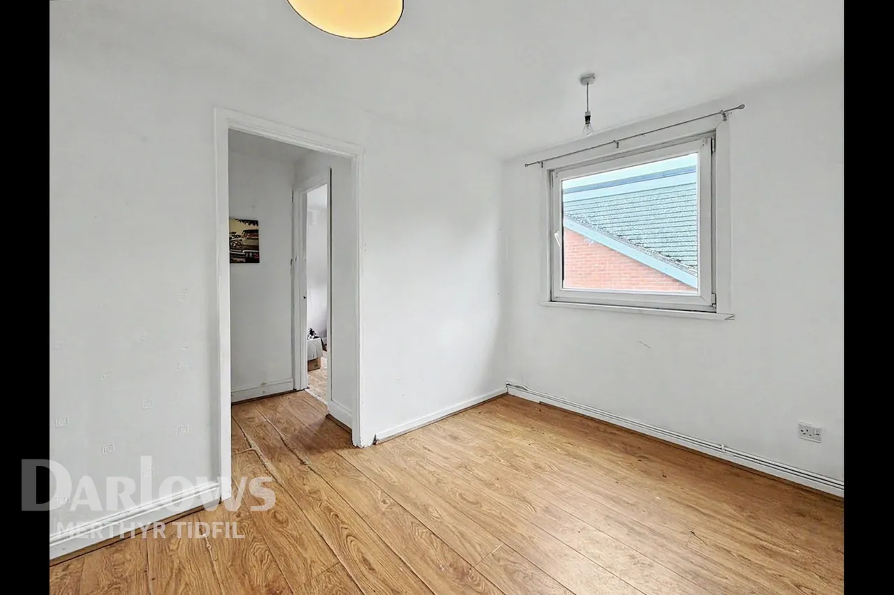Salisbury Close, Merthyr Tydfil, photo 5
