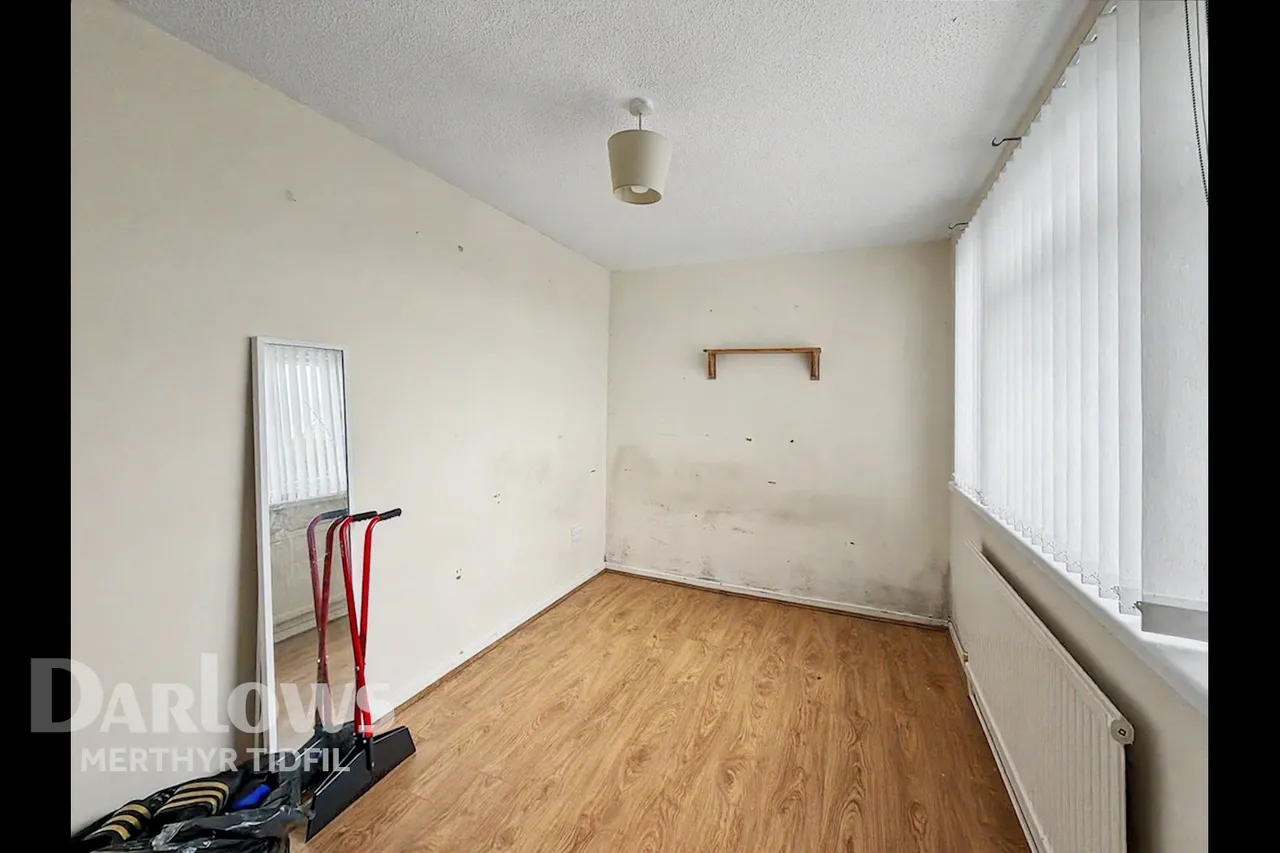Salisbury Close, Merthyr Tydfil, photo 4