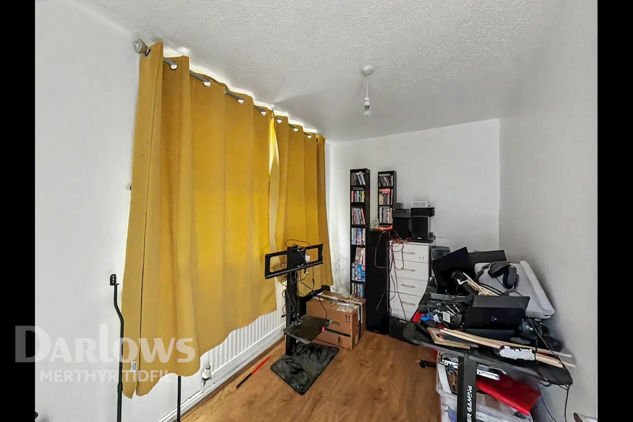 Salisbury Close, Merthyr Tydfil, photo 12