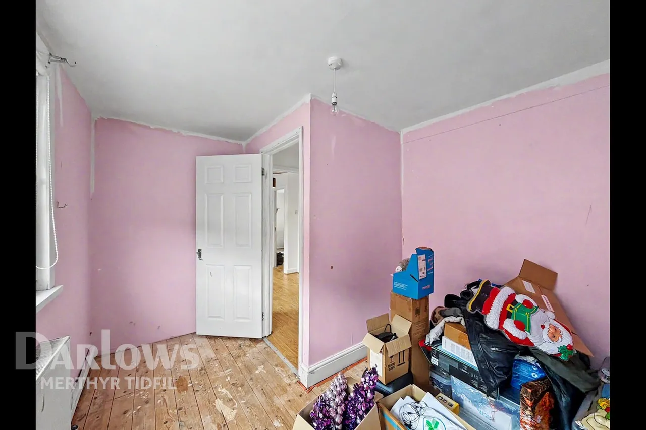 Salisbury Close, Merthyr Tydfil, photo 15