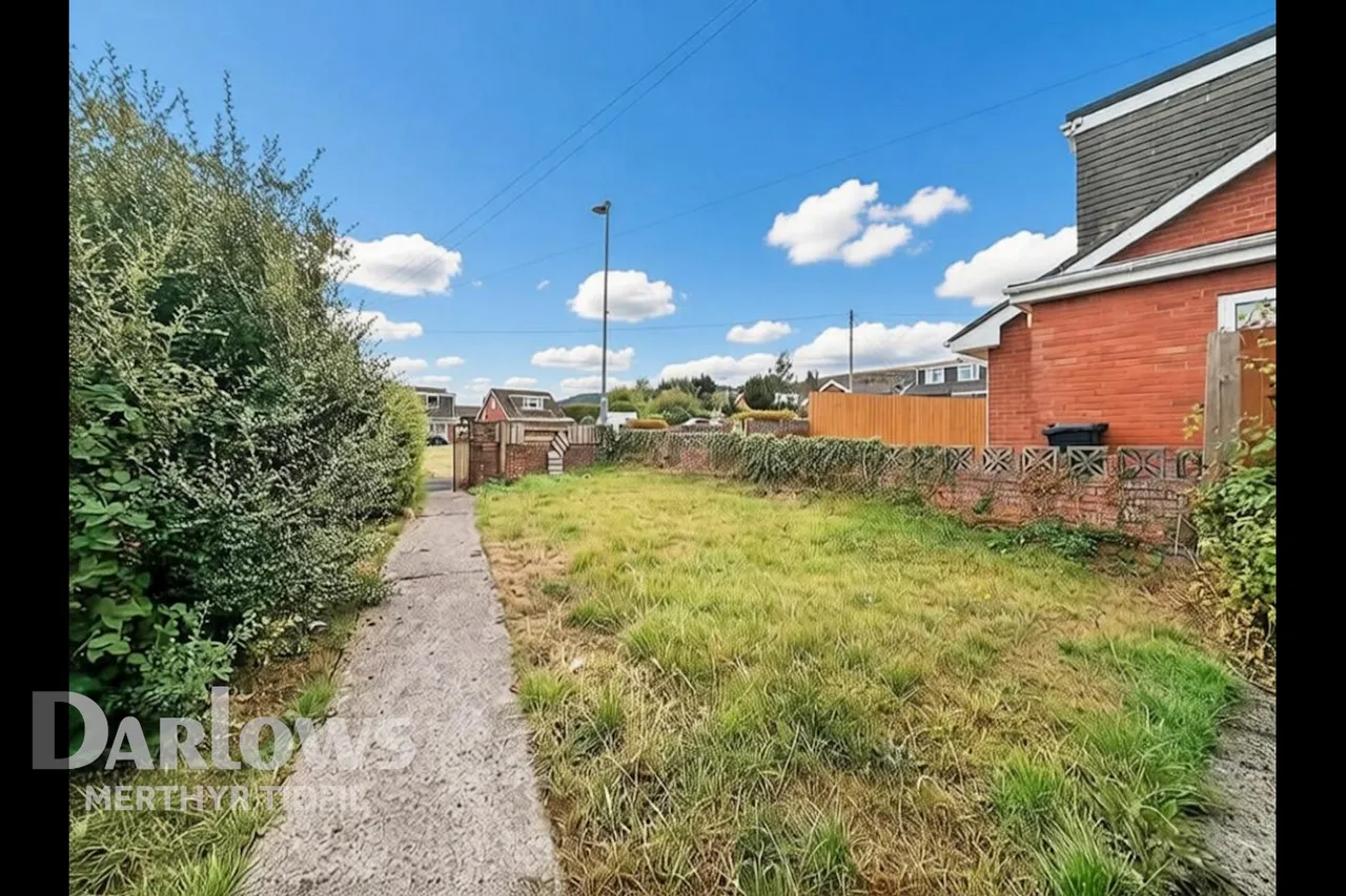 Salisbury Close, Merthyr Tydfil, photo 22