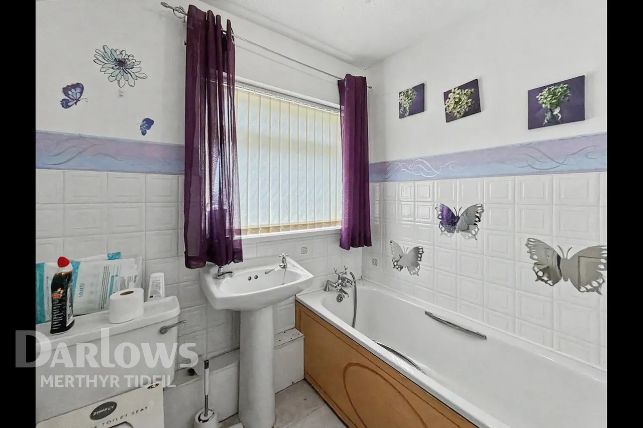 Salisbury Close, Merthyr Tydfil, photo 9