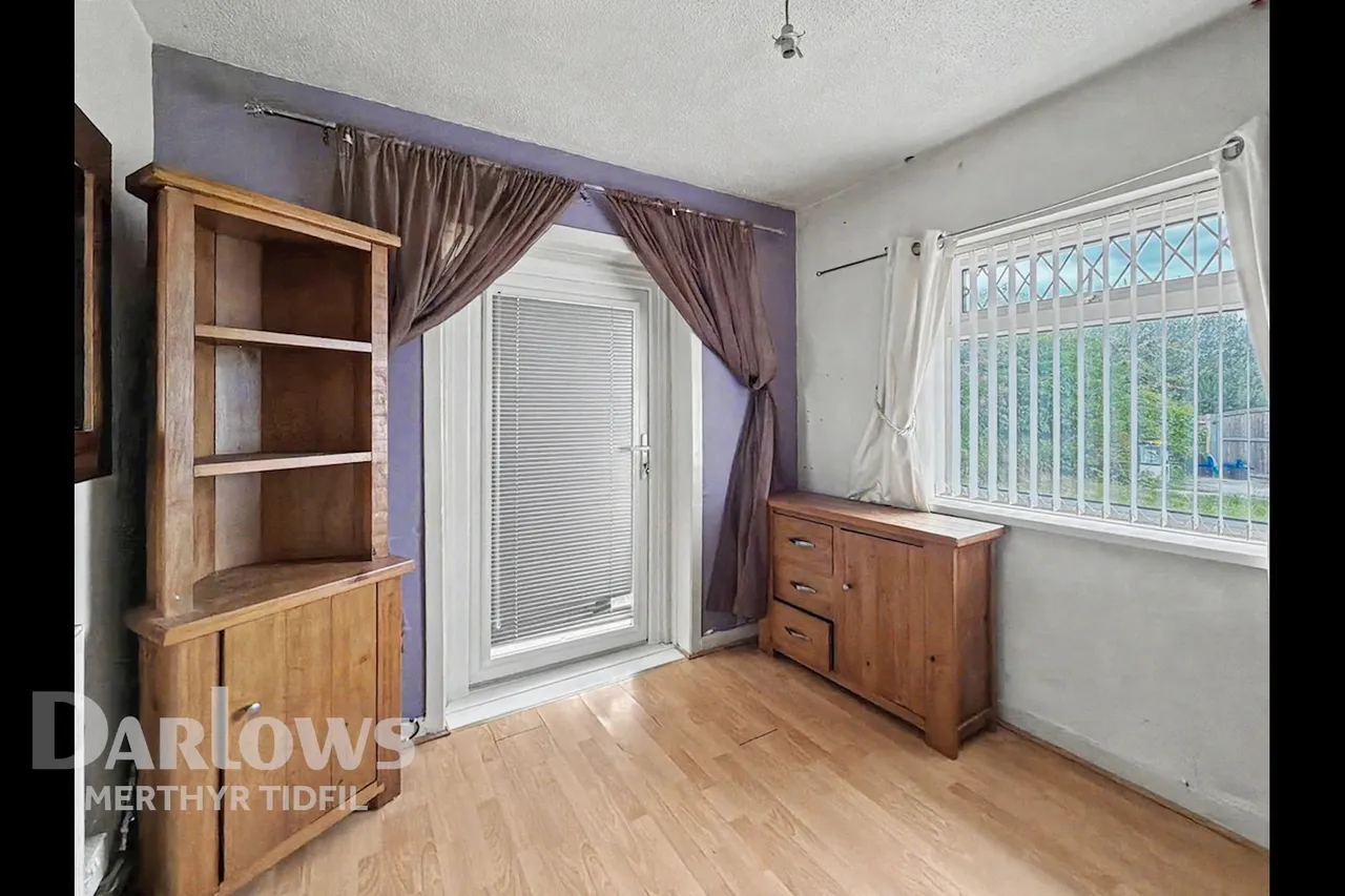 Salisbury Close, Merthyr Tydfil, photo 10