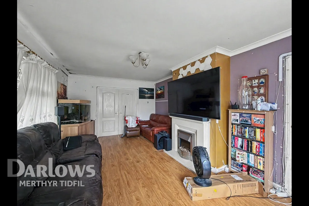 Salisbury Close, Merthyr Tydfil, photo 6