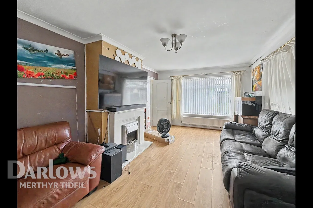Salisbury Close, Merthyr Tydfil, photo 7