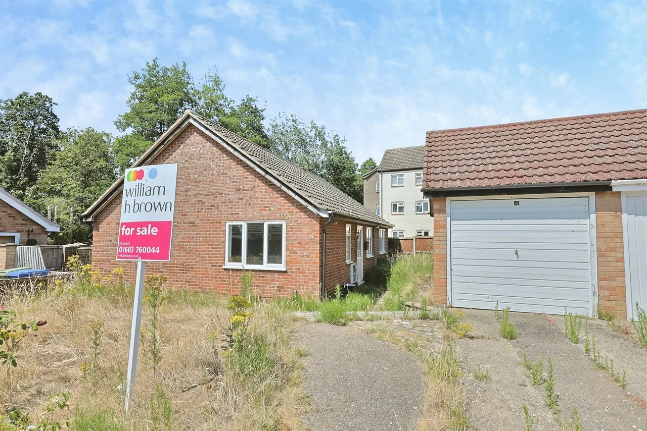 3 bed house for sale — Cornwallis Close, Norwich