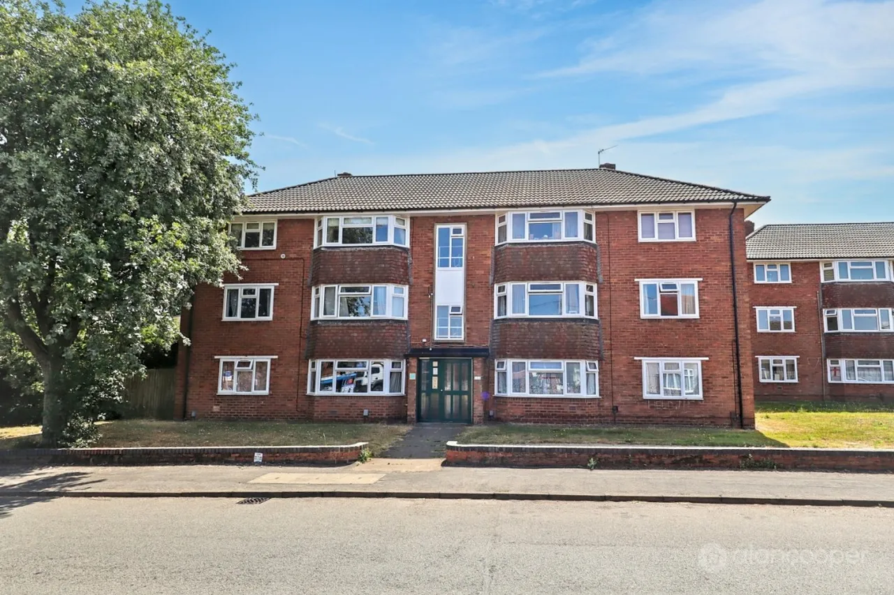 2 bed flat for sale, New Street, Bulkington, CV12
