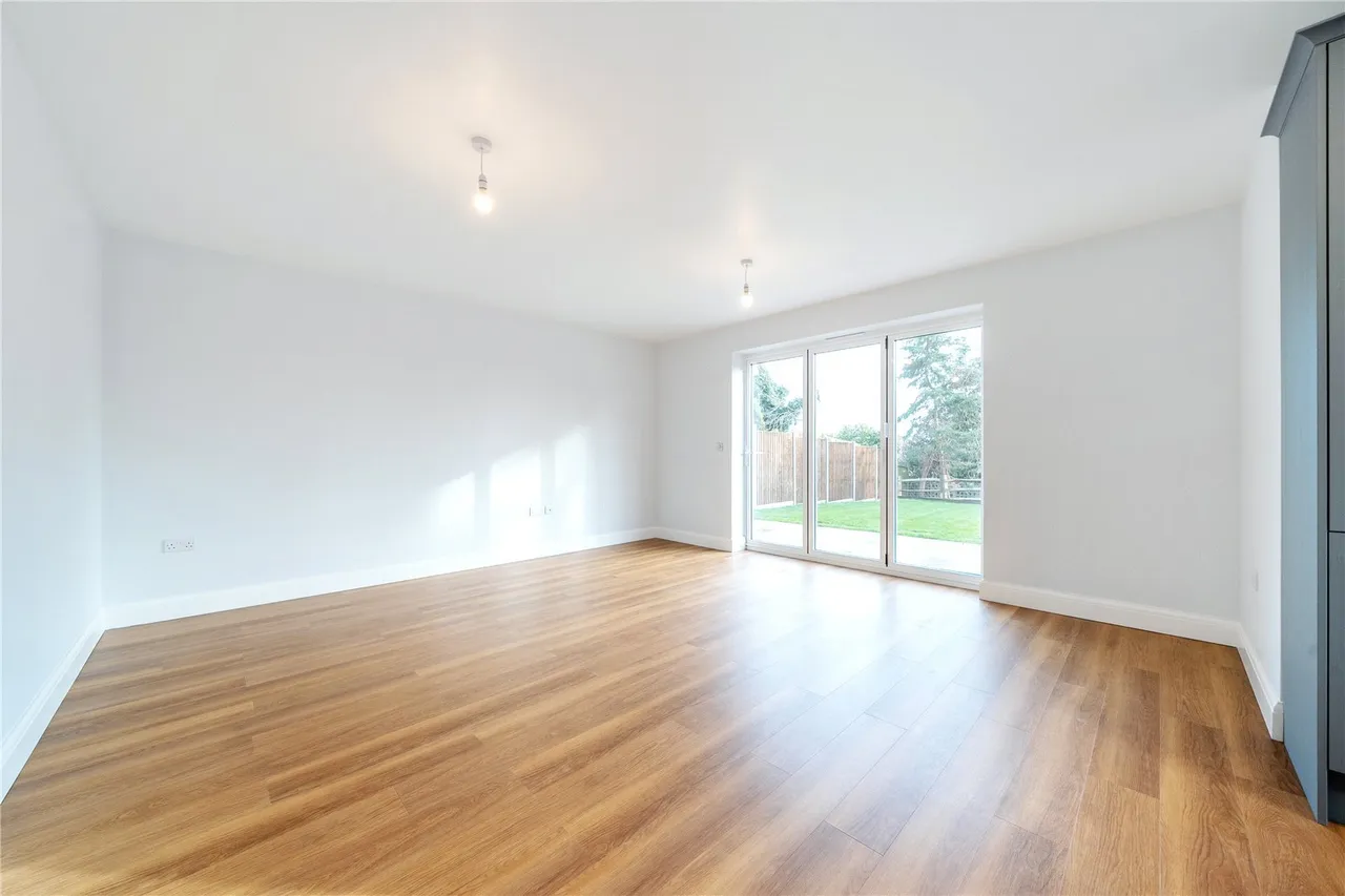 Lucca Close, Bromley, BR2, photo 4