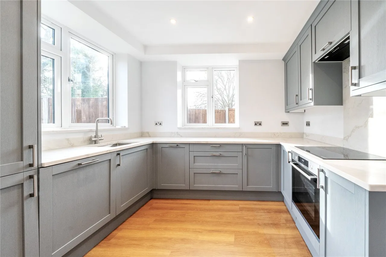 Lucca Close, Bromley, BR2, photo 3