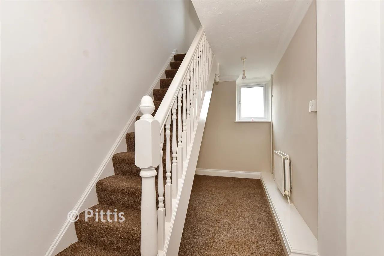 St. John's Road, Sandown, PO36, photo 7