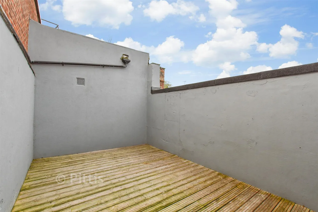 St. John's Road, Sandown, PO36, photo 12
