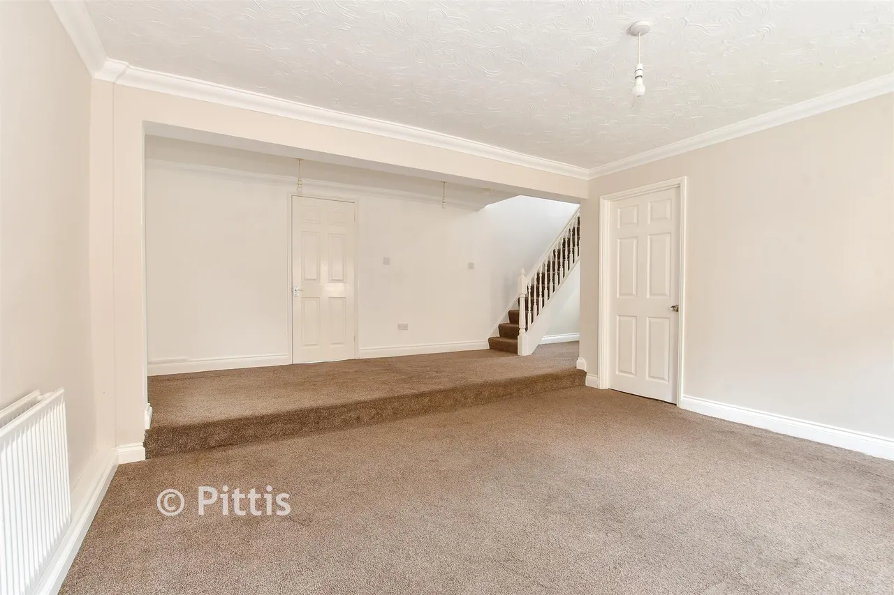 St. John's Road, Sandown, PO36, photo 5