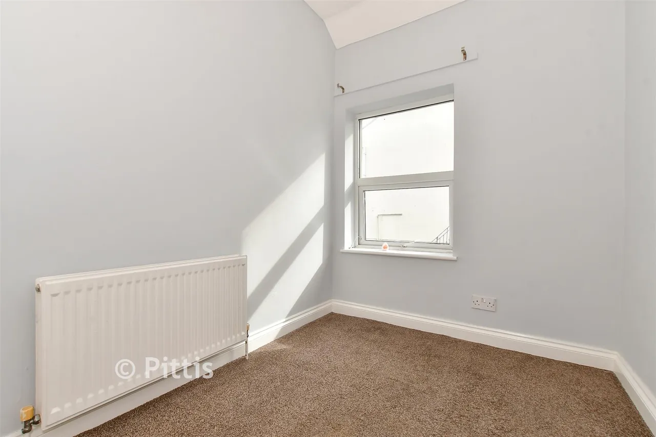 St. John's Road, Sandown, PO36, photo 10
