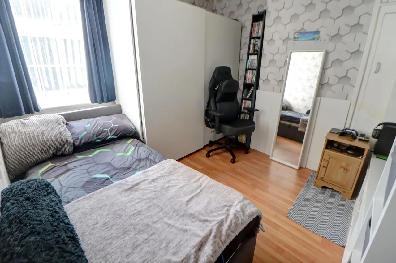 Ninth Avenue, Oldham, OL8, photo 17